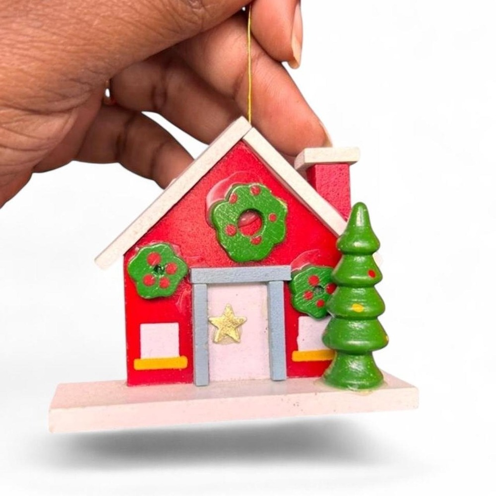 Vintage Ornament Red Wooden House Cottagecore Kitschy Christmas Miniature Wreath